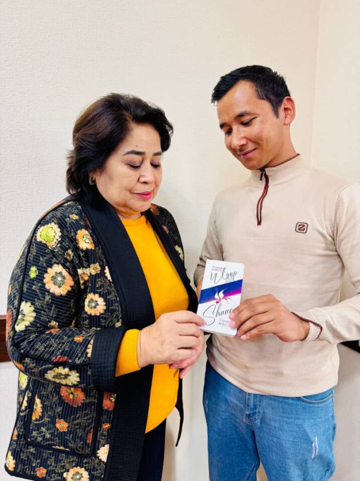 “Tanınmış özbək şairəsi Fəridə ƏFRUZUN qəlb telefonu…”