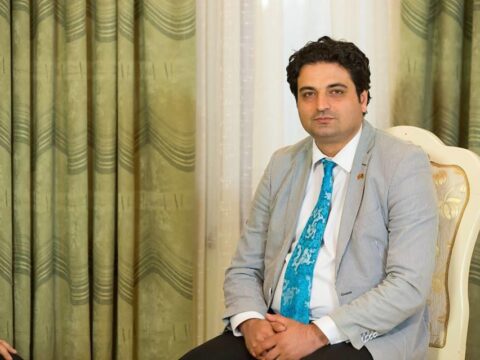 Güneyli şair Sayman Aruzu darmadağın etdi