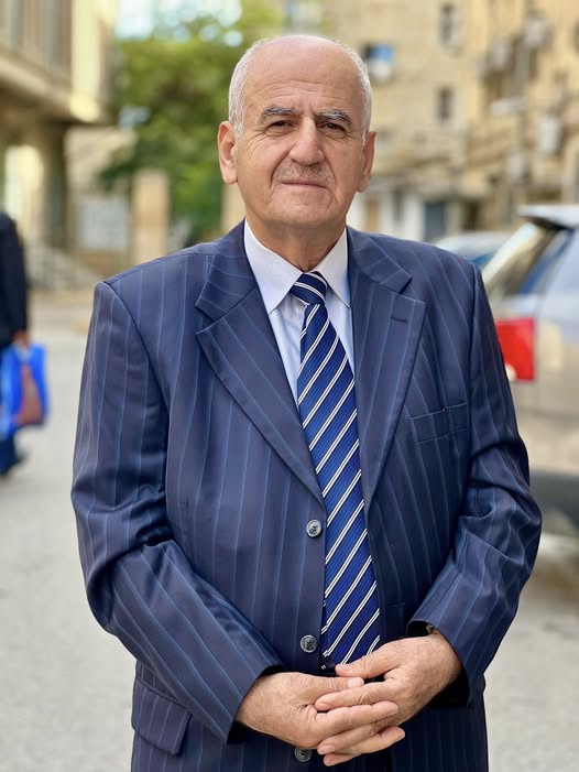 Fəxrəddin TEYYUB: – Qoymaz qış gələndə üşüyə torpaq, Üstünü xəzəllə dolduran payız