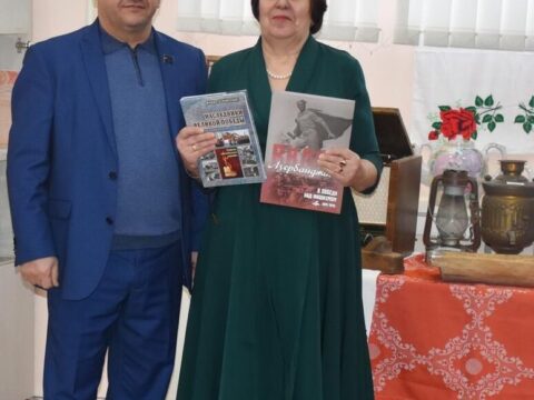 Tatarıstanda yeni açılan “Zamanların Əlaqəsi” adlı tarix muzeyə Azərbaycanla bağlı kitablar təqdim edilib