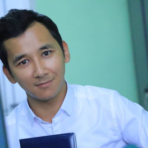 Cahangir NAMAZOVun "QIRIQ SƏTRLƏR" -i