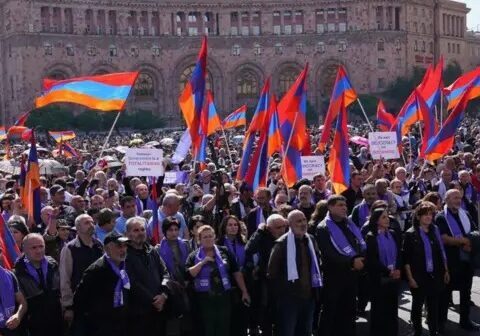 “Benzin verib, puluna tank alacaqlar” – Ermənistanda PANİKA