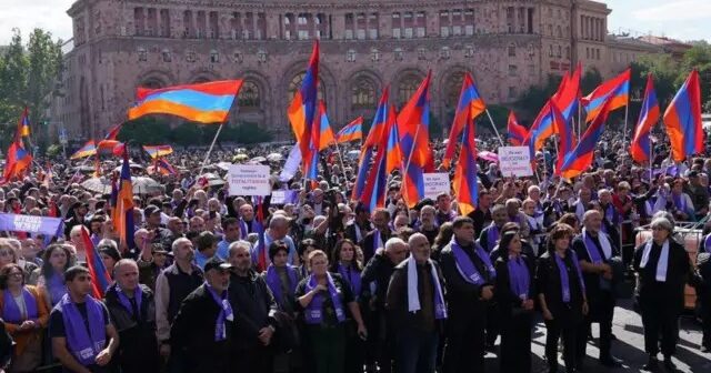 “Benzin verib, puluna tank alacaqlar” – Ermənistanda PANİKA