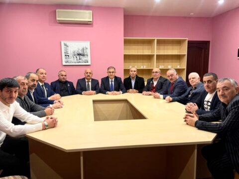 Baş konsulluğun rəhbəri vəzifələrini icra edən Şöhrət Mustafayev Krasnoyarskdakı soydaşlarımızla görüşüb