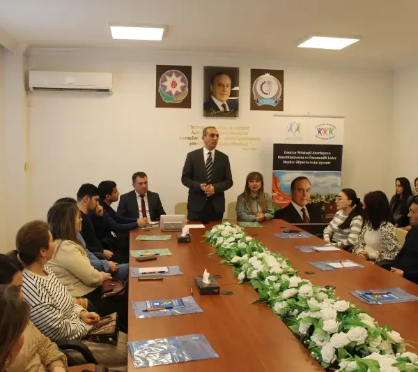 Azərbaycan Konstitusiyası və Ümummilli Liderin irsi mövzusunda maarifləndirici seminar keçirildi - FOTOLAR Azərbaycan Konstitusiyası və Ümummilli Liderin irsi mövzusunda maarifləndirici seminar keçirildi - FOTOLAR