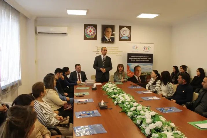 Azərbaycan Konstitusiyası və Ümummilli Liderin irsi mövzusunda maarifləndirici seminar keçirildi – FOTOLAR