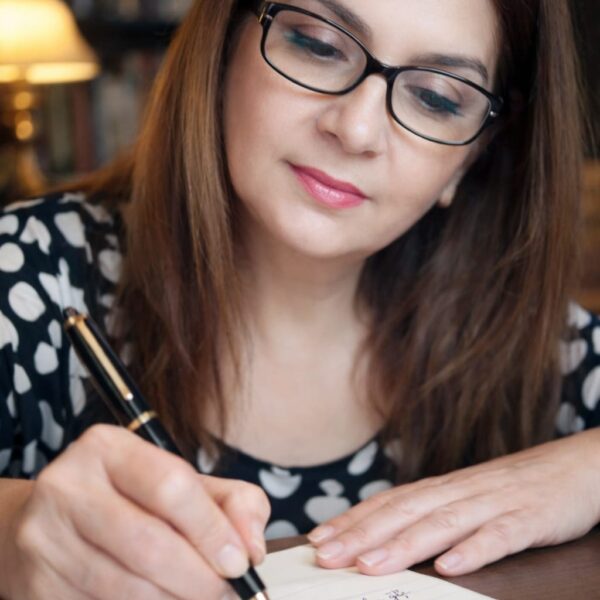 Gümüş Seyyidə : Yenə gözlərində o həmin baxış, Alışıb qəlbimi od kimi yaxar Gümüş Seyyidə : Yenə gözlərində o həmin baxış, Alışıb qəlbimi od kimi yaxar