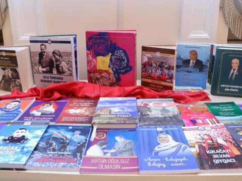 “Ana dili Günü” münasibəti ilə “Kitablar ən yaxın dostumuzdur” adlı tədbir keçirildi “Ana dili Günü” münasibəti ilə “Kitablar ən yaxın dostumuzdur” adlı tədbir keçirildi