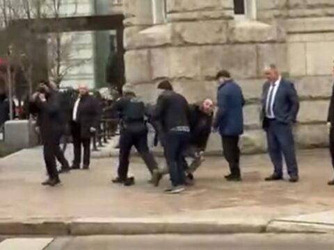 “Prezidentə qarşı yönəlmiş təxribat dövlətin simvoluna yönəlmiş hərəkət kimi qiymətləndirilməlidir.”