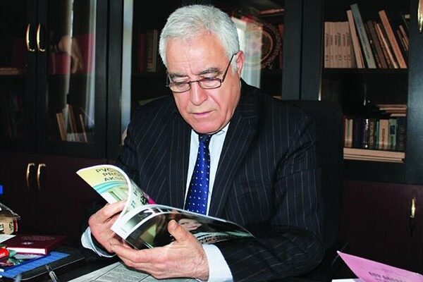 Öz şəxsiyyətinin memarı olan insan  - N. Ədiloğlu İlyas İsmayılovun unudulmaz xatirəsinə yazdı