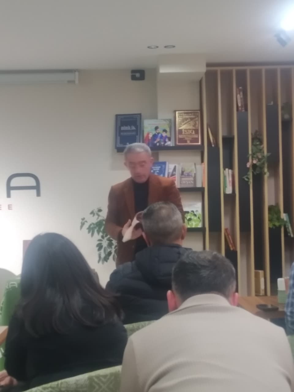 Səlim Babullaoğlunun “Oğlumla söhbətlər” və “Baş hərfi yazılmayan cümlə”si LİTERAda.... Səlim Babullaoğlunun “Oğlumla söhbətlər” və “Baş hərfi yazılmayan cümlə”si LİTERAda....