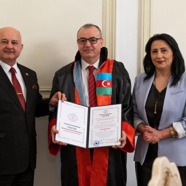 Şəmsəttin Kuzəçinin “Kərkükün günəşi” kitabının təqdimatı keçirilib Şəmsəttin Kuzəçinin “Kərkükün günəşi” kitabının təqdimatı keçirilib