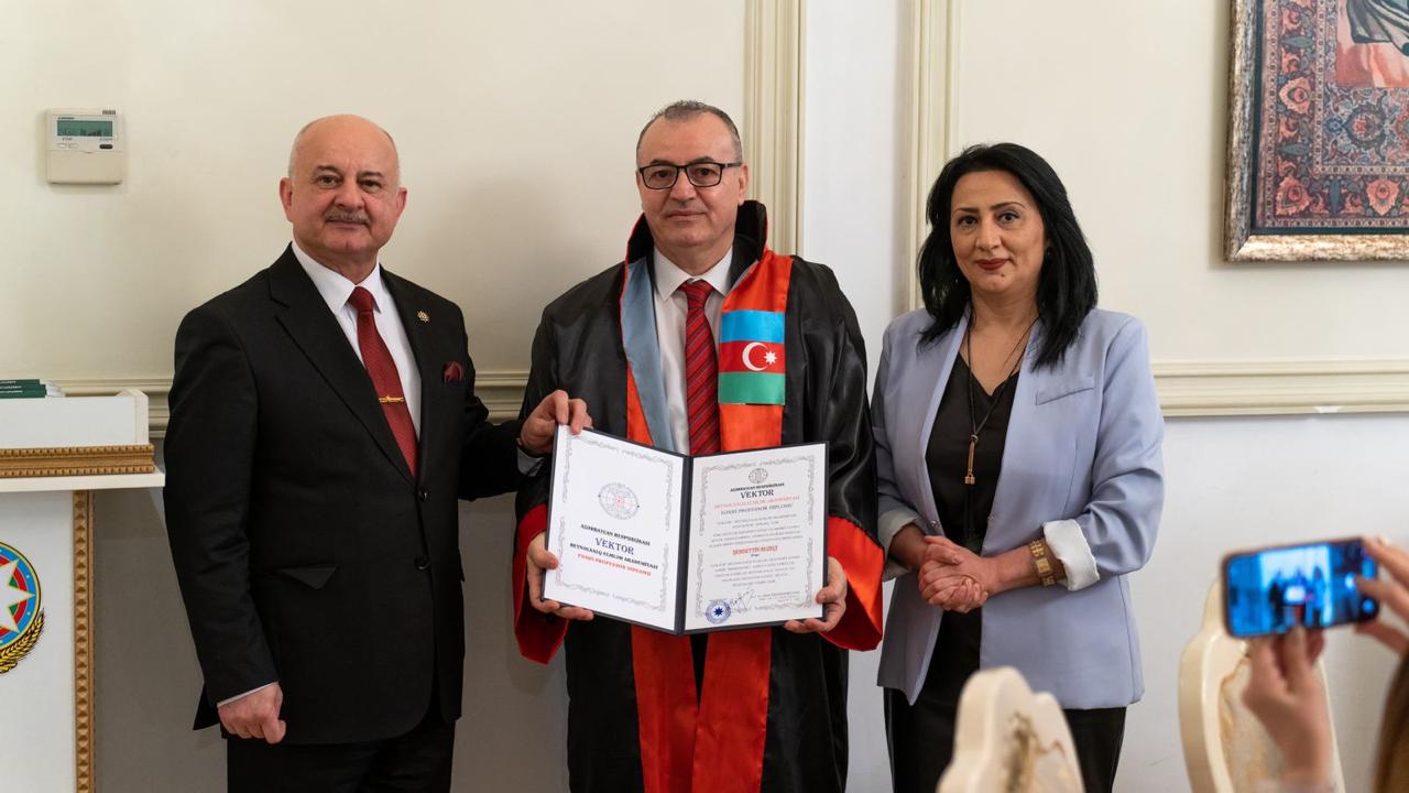 Şəmsəttin Kuzəçinin “Kərkükün günəşi” kitabının təqdimatı keçirilib Şəmsəttin Kuzəçinin “Kərkükün günəşi” kitabının təqdimatı keçirilib