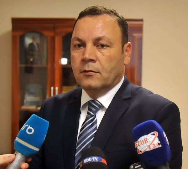 Elman Eldaroğlu Əliş Ağamirzəyevi təbrik etdi