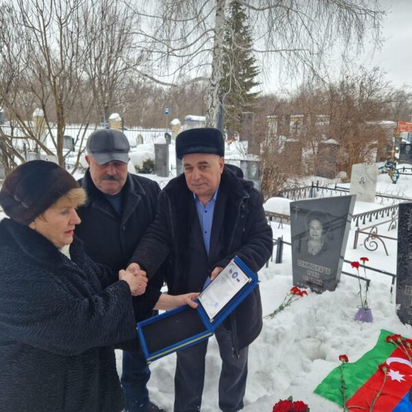 Azərbaycanın Milli Qəhrəmanının xatirəsi Sızranda ehtiramla yad edilib Azərbaycanın Milli Qəhrəmanının xatirəsi Sızranda ehtiramla yad edilib