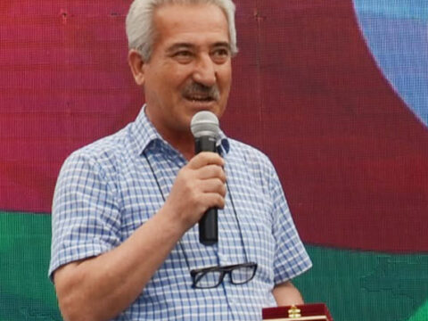 Qara saçlarını ağardan şair,   Neçə yaşın olur bu ilk baharda?