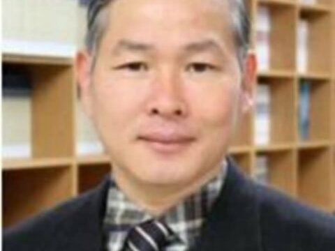 “Yazmaq sadəcə gözəl cümlələr qurmaq deyilL: DÜRÜSTLÜK, orjinallıq və həm də daxili dialoqdur”