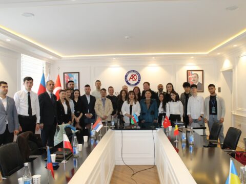 Beynəlxalq Forum çərçivəsində müxtəlif panel müzakirələri təşkil olundu