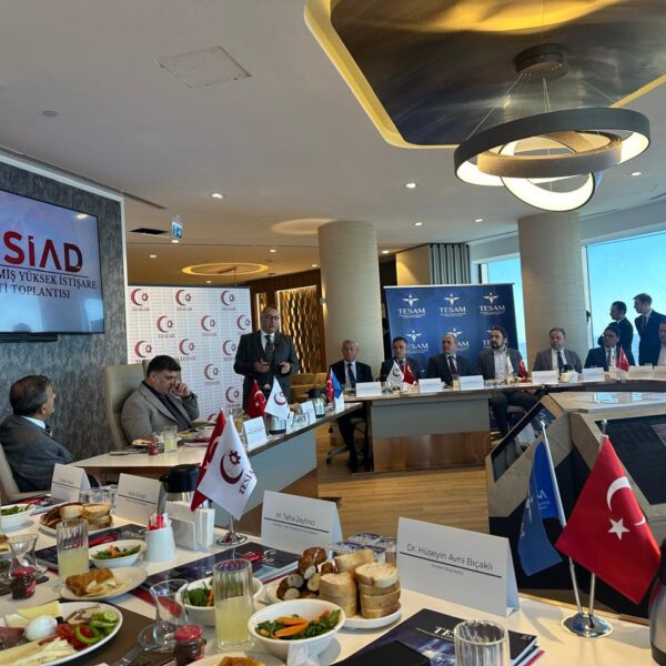 Xəzər Universitetinin əməkdaşı TESİAD-ın Məsləhət Şurasının iclasında - FOTOLAR