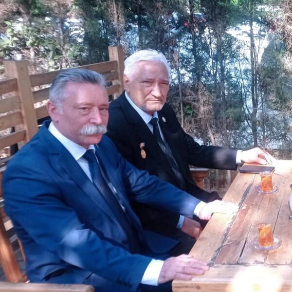 Poeziya bir dünya, şair onun günəşidir