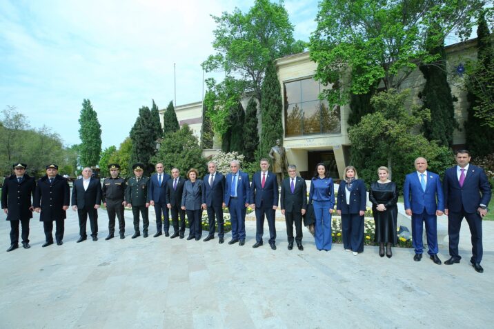 Binəqədidə “TARİXİN, LİDERLİYİN VƏ XİLASKARLIĞIN HEYDƏR ƏLİYEV ZİRVƏSİ” adlı tədbir keçirilib