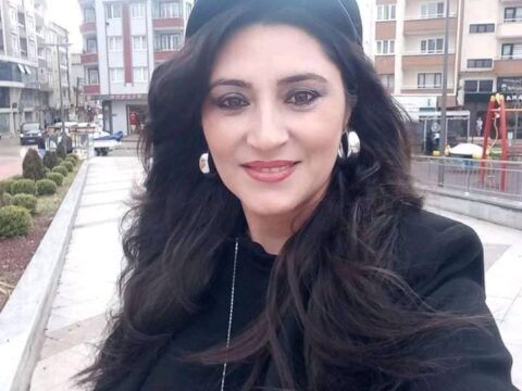 Göylər saçlarımın duvağı, örtüm… – Gülnarə İSRAFİLİN şeirləri
