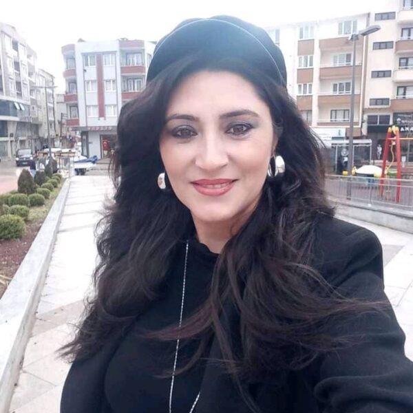 Göylər saçlarımın duvağı, örtüm... - Gülnarə İSRAFİLİN şeirləri