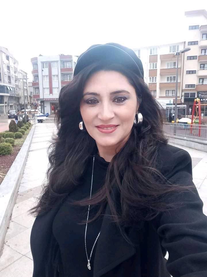 Göylər saçlarımın duvağı, örtüm... - Gülnarə İSRAFİLİN şeirləri