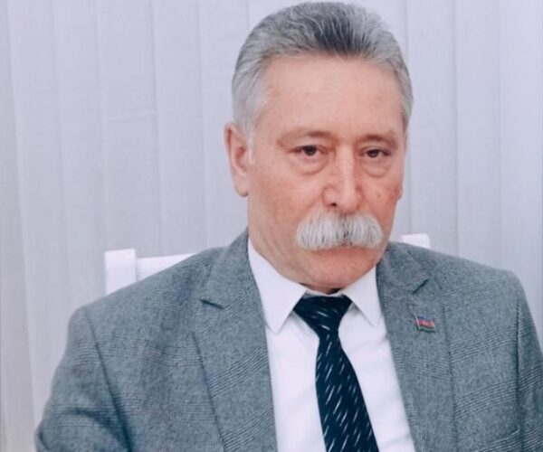Özü sözünə bənzəyən... Özü sözünə bənzəyən...