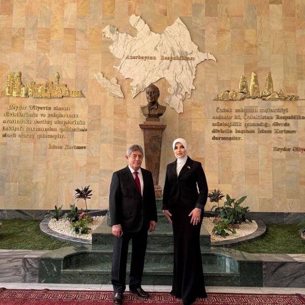 Xuraman Muradova: Ulu Öndər Heydər Əliyev dühasına söykənən Milli Qurtuluş müasir Azərbaycanın sabitlik yolunun təməlidir Xuraman Muradova: Ulu Öndər Heydər Əliyev dühasına söykənən Milli Qurtuluş müasir Azərbaycanın sabitlik yolunun təməlidir