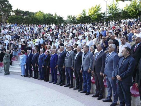 Xətai rayonunda Xalq şairi Sabir Rüstəmxanlının 80 illik yubileyinə həsr olunmuş təntənəli tədbir keçirildi