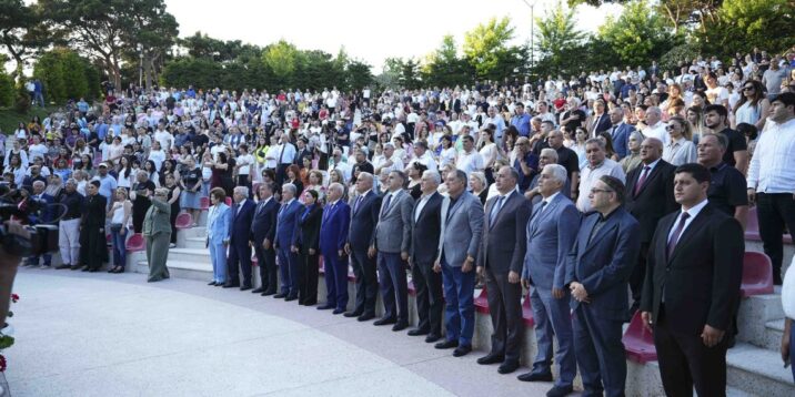 Xətai rayonunda Xalq şairi Sabir Rüstəmxanlının 80 illik yubileyinə həsr olunmuş təntənəli tədbir keçirildi