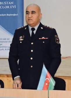 Onun başı uca gəzməyə haqqı var…