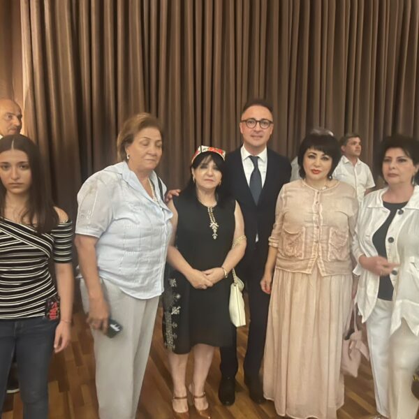 DOSTLUĞU ƏBƏDİLƏŞDİRƏN MƏDƏNİYYƏTDİR DOSTLUĞU ƏBƏDİLƏŞDİRƏN MƏDƏNİYYƏTDİR