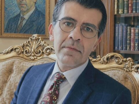 Sönməyən İşıq: Xosrov Barışan Poeziyası-Hadi Musəvi