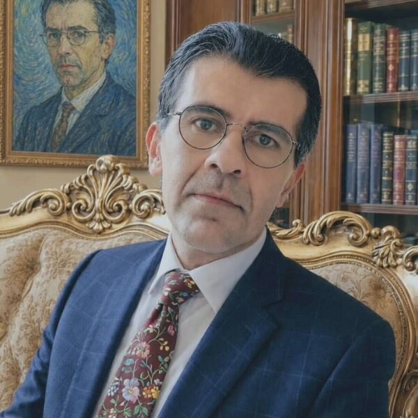 Sönməyən İşıq: Xosrov Barışan Poeziyası-Hadi Musəvi Sönməyən İşıq: Xosrov Barışan Poeziyası-Hadi Musəvi