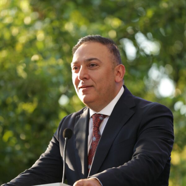 Anar Eminov: "Ulu öndər Heydər Əliyev milli mətbuata dövlət qayğısının unikal nümunəsini yaratdı" Anar Eminov: "Ulu öndər Heydər Əliyev milli mətbuata dövlət qayğısının unikal nümunəsini yaratdı"