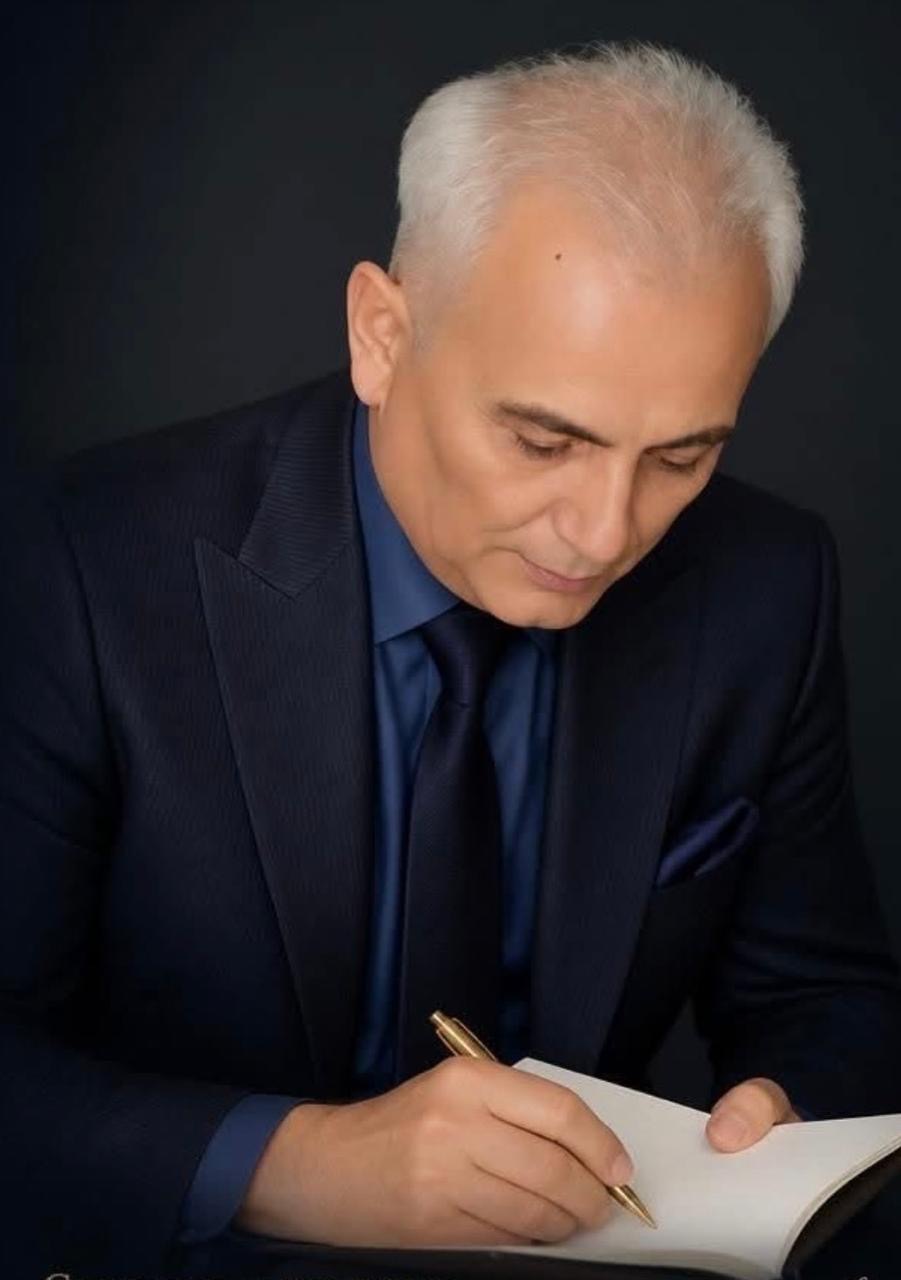 MÜASİR AZƏRBAYCAN GERÇƏKLİYİNDƏ ÜMUMİ ƏDƏBİ MÜHİT VƏ ƏDƏBİ QRUPLAŞMALAR - MİKAYIL BOZAL yazır MÜASİR AZƏRBAYCAN GERÇƏKLİYİNDƏ ÜMUMİ ƏDƏBİ MÜHİT VƏ ƏDƏBİ QRUPLAŞMALAR - MİKAYIL BOZAL yazır
