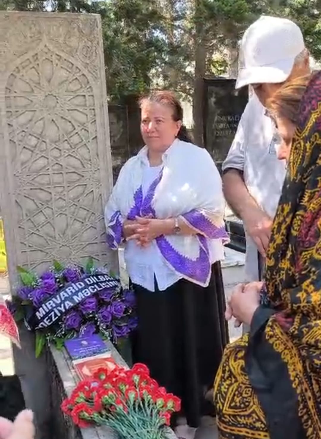 Azərbaycanın ilk qadın xalq şairi Mirvarid Dilbazinin vəfatının 25-ci ildönümü qeyd olundu Azərbaycanın ilk qadın xalq şairi Mirvarid Dilbazinin vəfatının 25-ci ildönümü qeyd olundu
