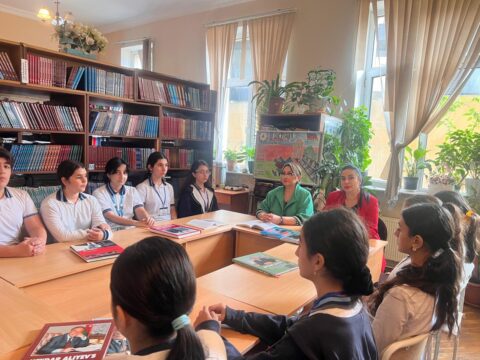 225 saylı tam orta məktəbdə 18 Oktyabr – Müstəqilliyin Bərpası Günü qeyd olunub
