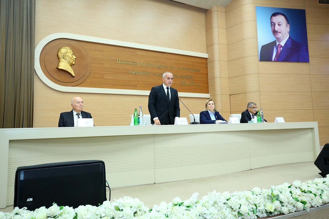 Binəqədidə strateji hədəflər və qarşıda duran vəzifələrə həsr olunmuş müşavirə keçirilib