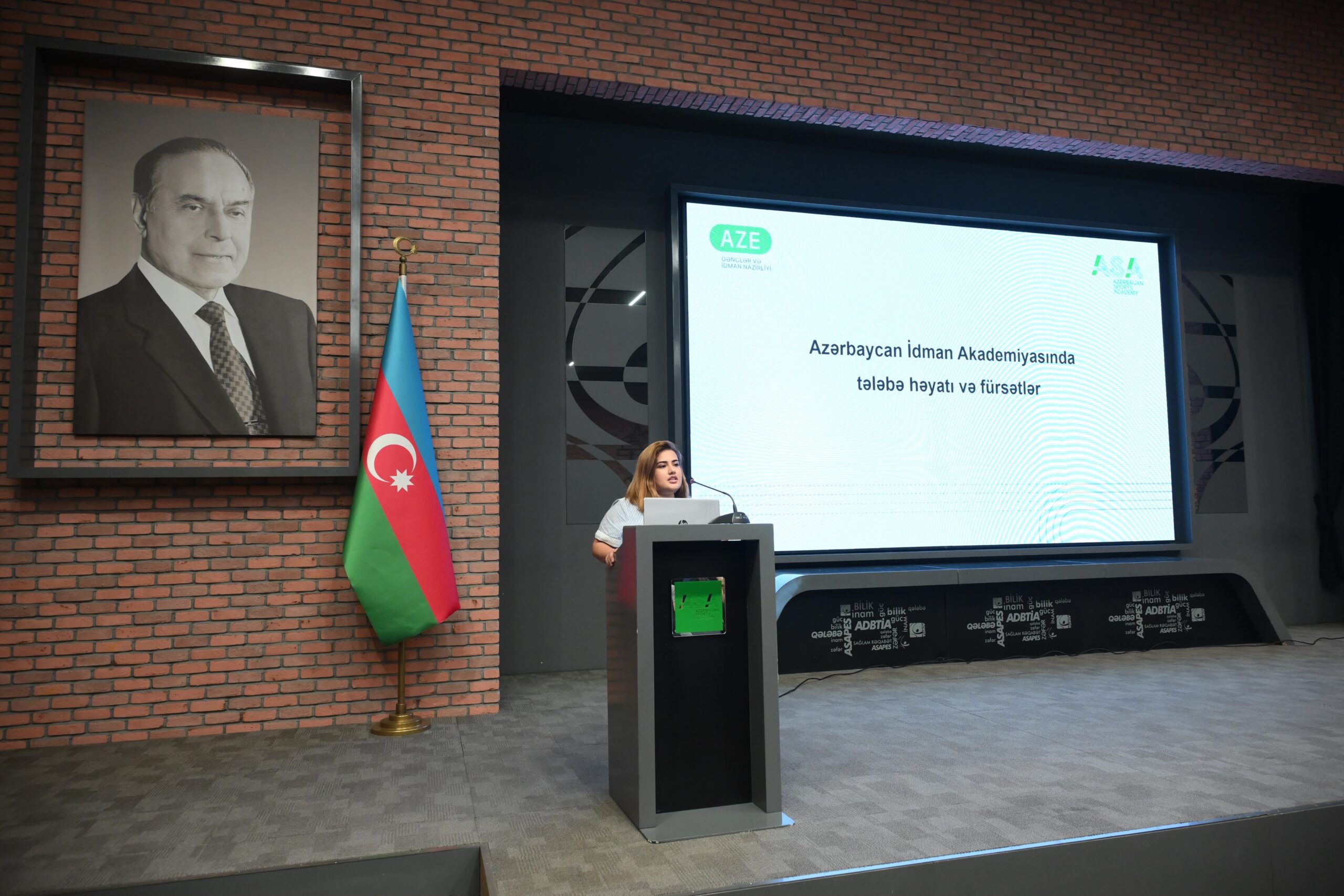 Azərbaycan İdman Akademiyasının Tələbə və könüllülərlə iş şöbəsinin müdiri Nəzrin Ömərzadə ilə müsahibə… Azərbaycan İdman Akademiyasının Tələbə və könüllülərlə iş şöbəsinin müdiri Nəzrin Ömərzadə ilə müsahibə…
